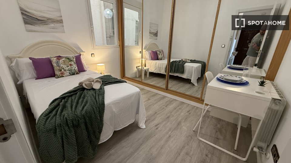 Double room Madrid, 4 beds — photo 17