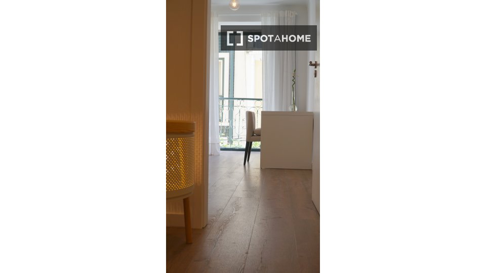 Apartment Lisbon, 3 beds, 135m² — photo 13