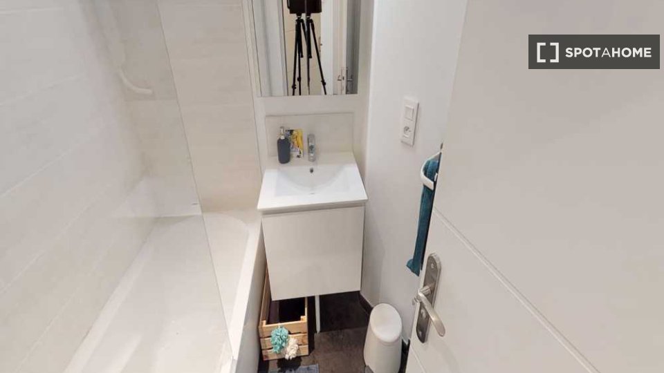Double room Lille, 5 beds, 110m² — photo 4