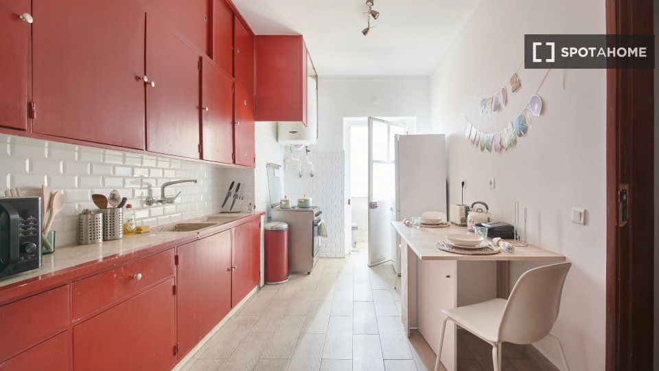 Double room Lisbon, 6 beds — photo 10