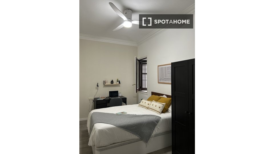 Double room Barcelona, 6 beds, 140m² — photo 15
