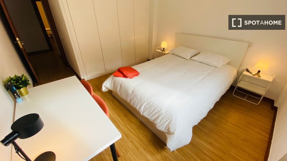 Double room Madrid, 6 beds — photo 4