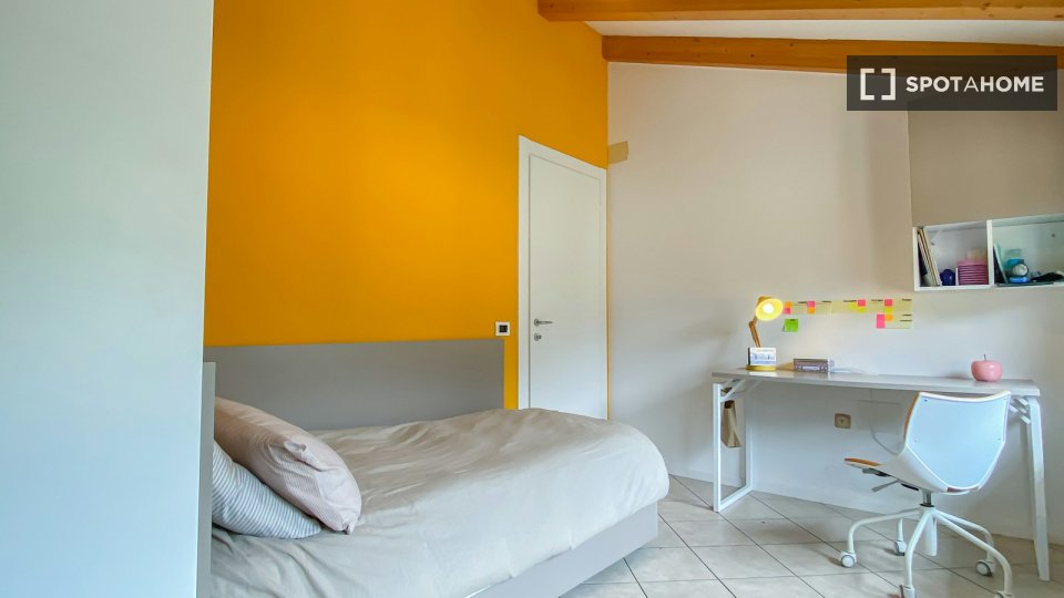 Double room Trento, 2 beds — photo 1