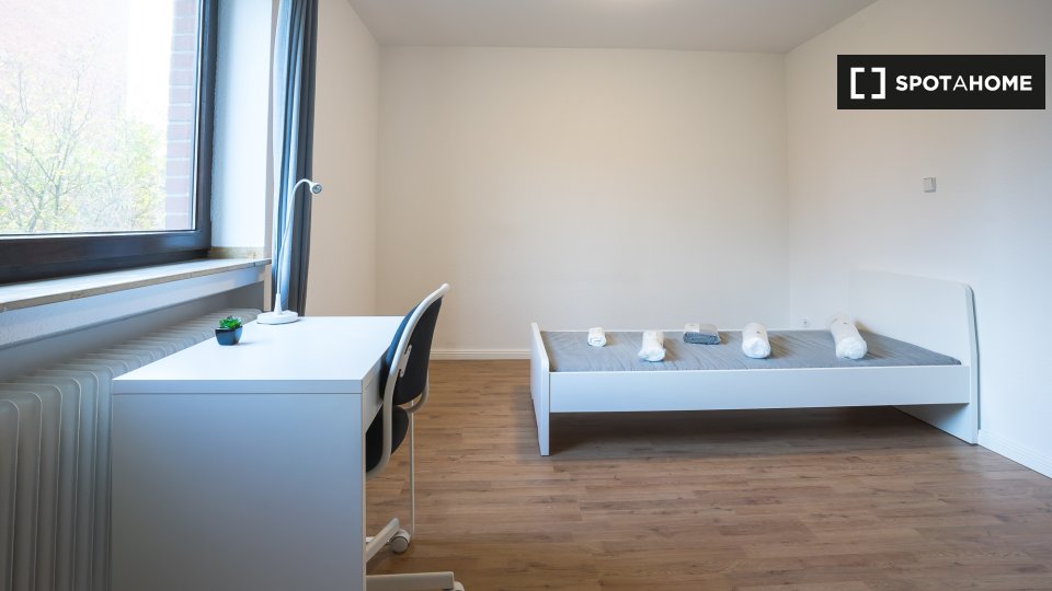 Double room Dusseldorf, 4 beds — photo 4