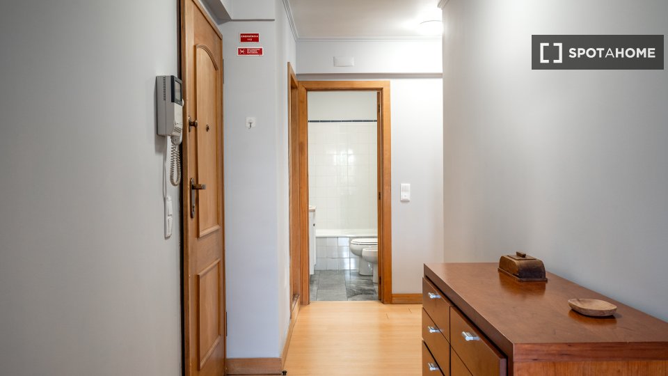 Apartment Lisbon, 3 beds, 98m² — photo 8
