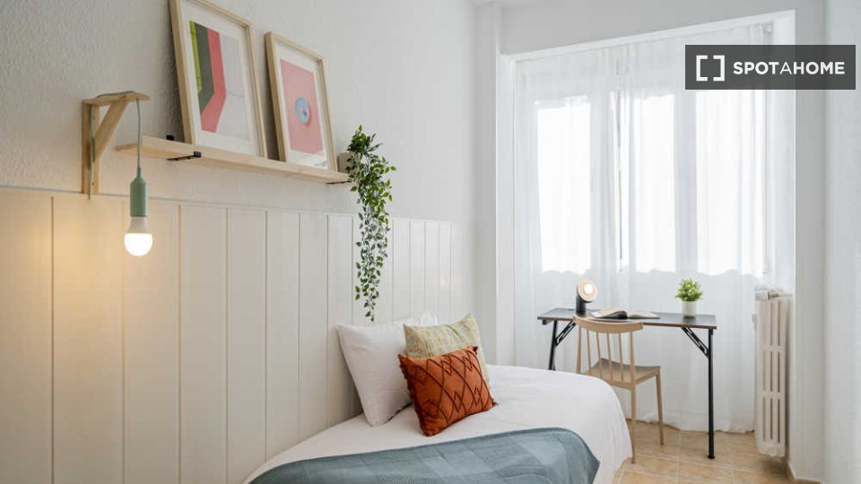Double room Madrid, 25 beds — photo 44