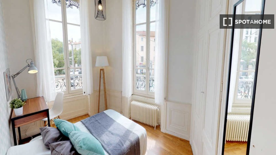 Double room Lyon, 4 beds, 110m² — photo 10