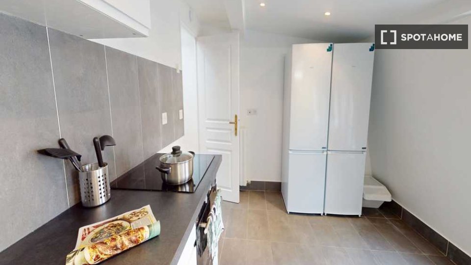 Double room Paris, 7 beds, 160m² — photo 21