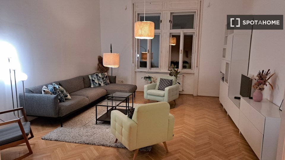 Apartment Budapest, 2 beds, 75m² — photo 1