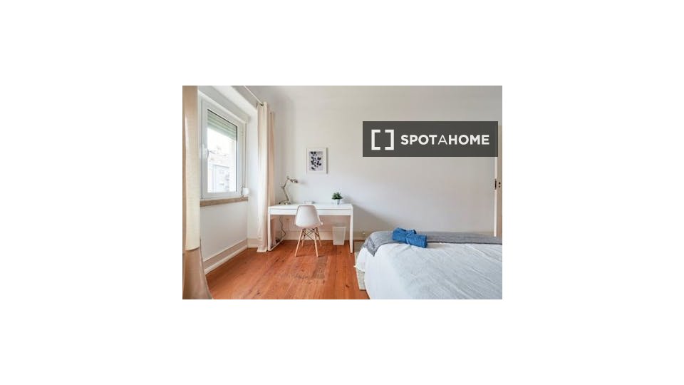 Double room Lisbon, 5 beds — photo 3