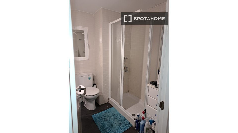 Double room Madrid, 3 beds — photo 1