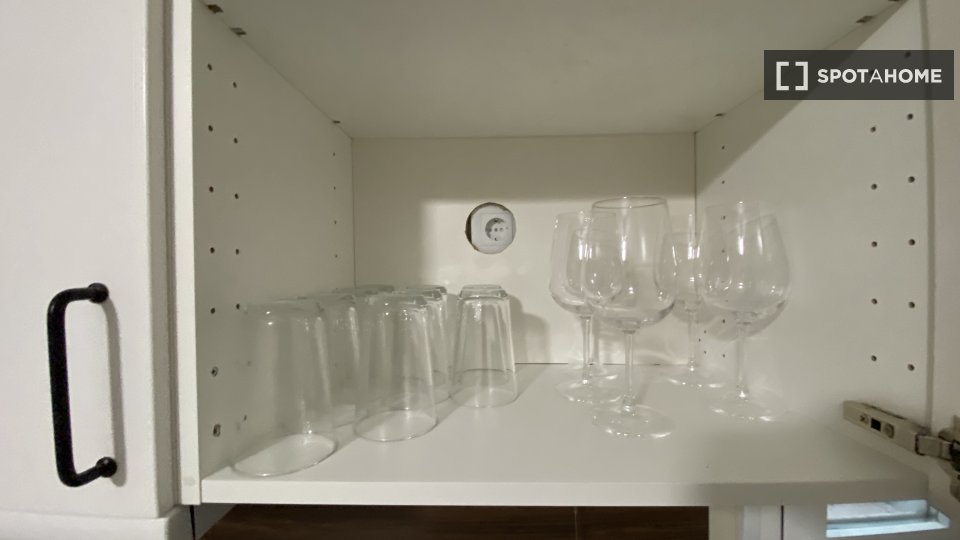 Double room Madrid, 3 beds — photo 17