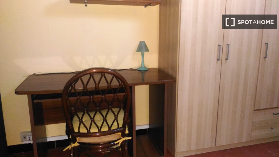 Double room Rome, 3 beds, 75m² — photo 19