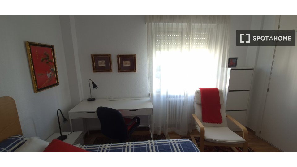 Double room Madrid, 1 bed, 120m² — photo 29