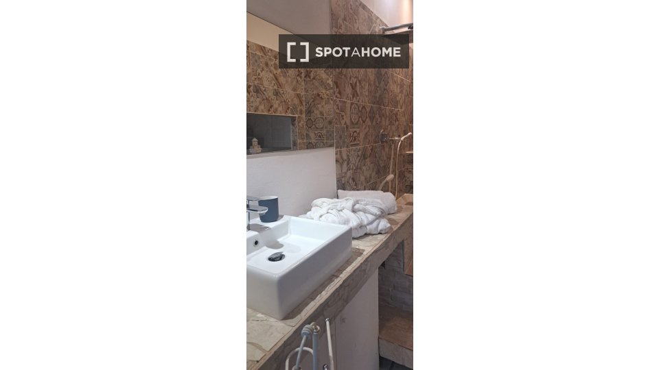 Double room Milan, 2 beds, 75m² — photo 6