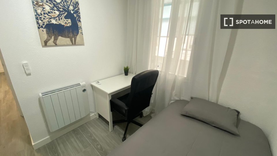 Double room Madrid, 4 beds — photo 23