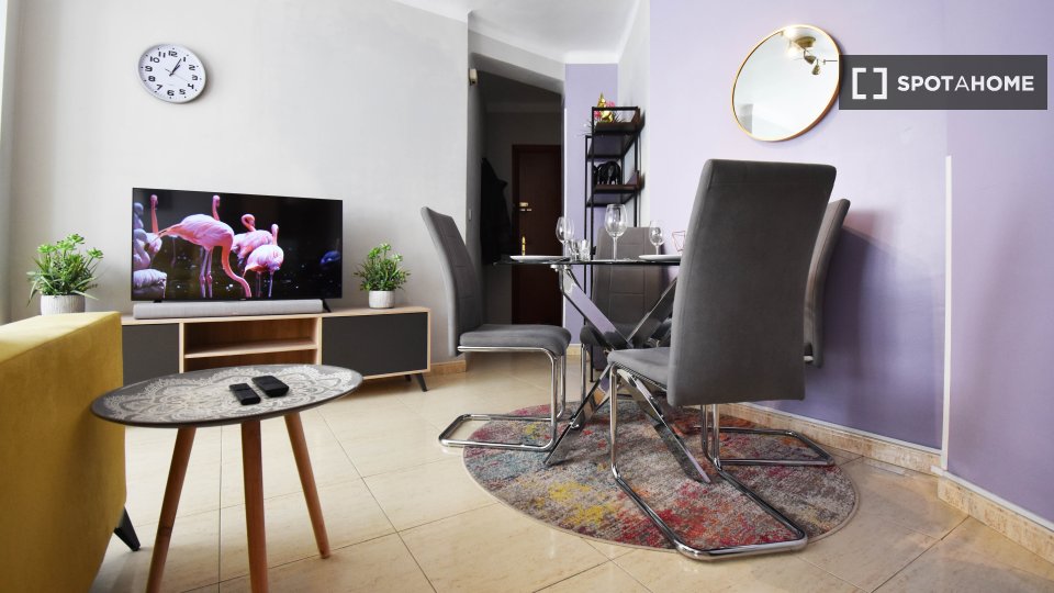 Apartment Malaga, 3 beds, 68m² — photo 2