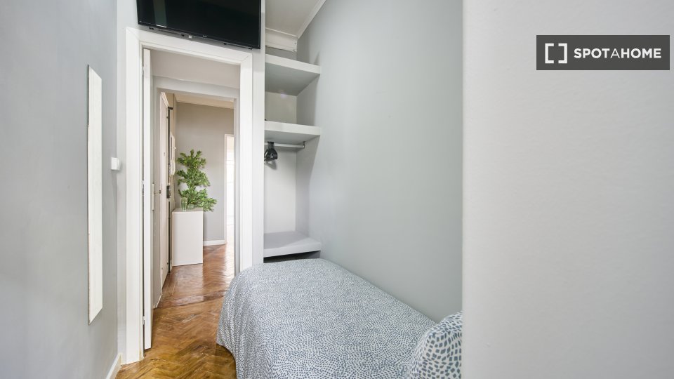 Double room Lisbon, 6 beds — photo 7