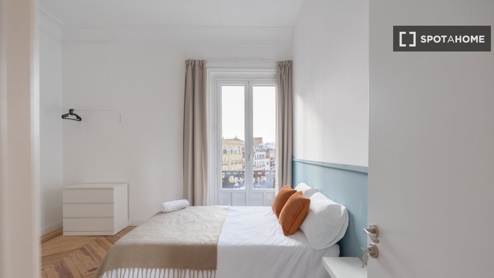 Double room Madrid, 9 beds — photo 9