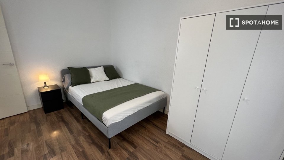 Double room Madrid, 4 beds, 120m² — photo 17