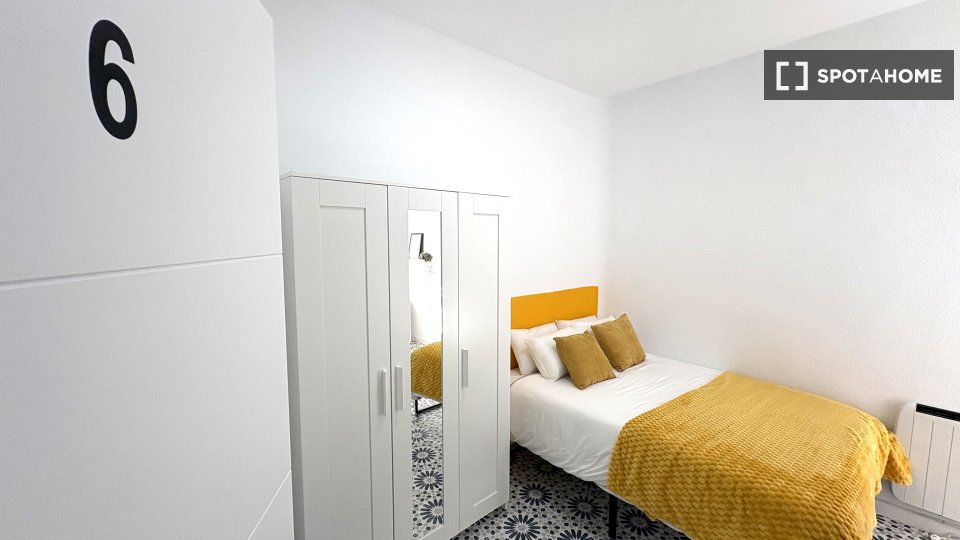 Double room Granada, 6 beds — photo 4