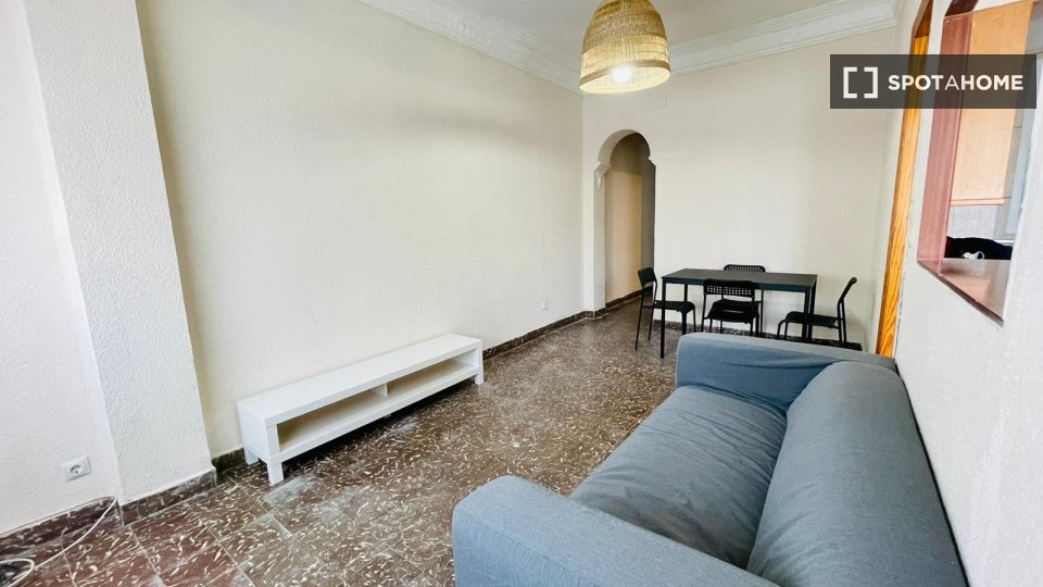Apartment Valencia, 3 beds, 69m² — photo 4