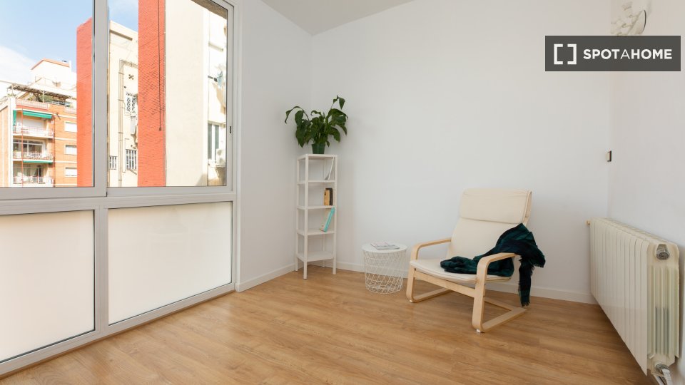 Double room Barcelona, 6 beds, 100m² — photo 2