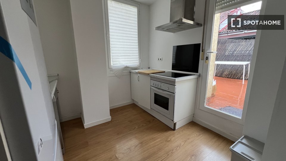 Double room Madrid, 3 beds, 50m² — photo 16