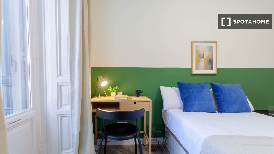 Double room Madrid, 9 beds, 180m² — photo 30