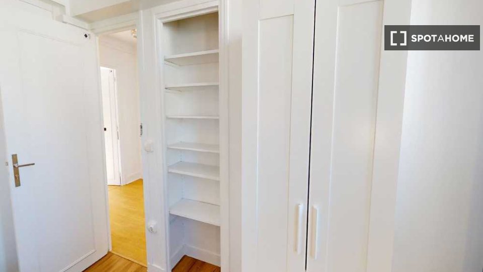 Double room Paris, 5 beds, 110m² — photo 8