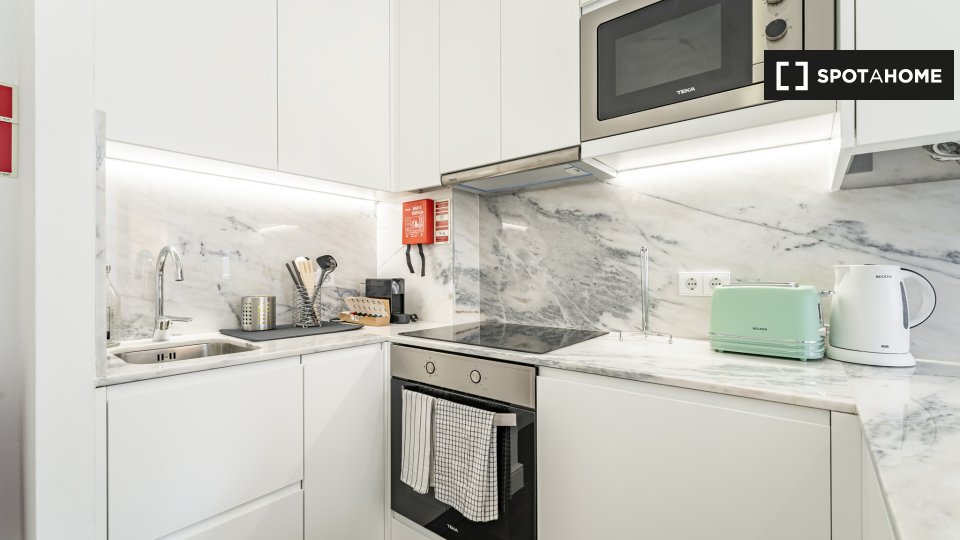 Apartment Porto, 1 bed, 35m² — photo 1