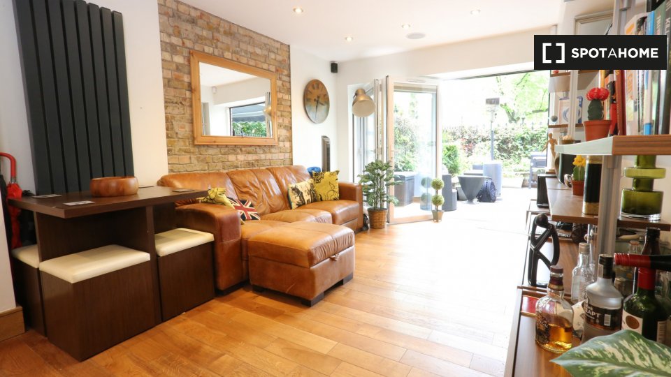 Apartment London, 2 beds — photo 11