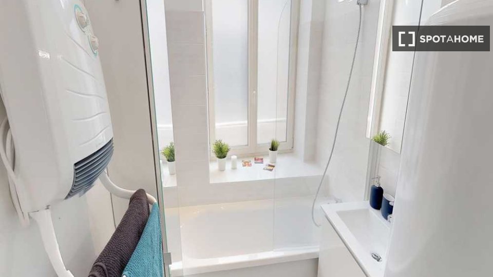 Double room Lille, 4 beds, 80m² — photo 14