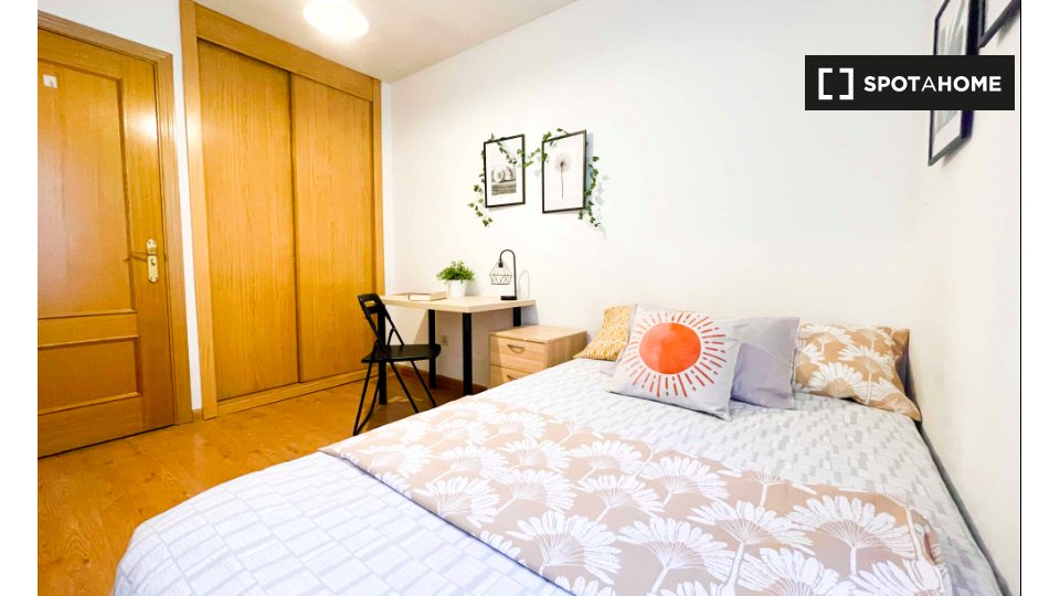 Double room Madrid, 8 beds, 180m² — photo 10