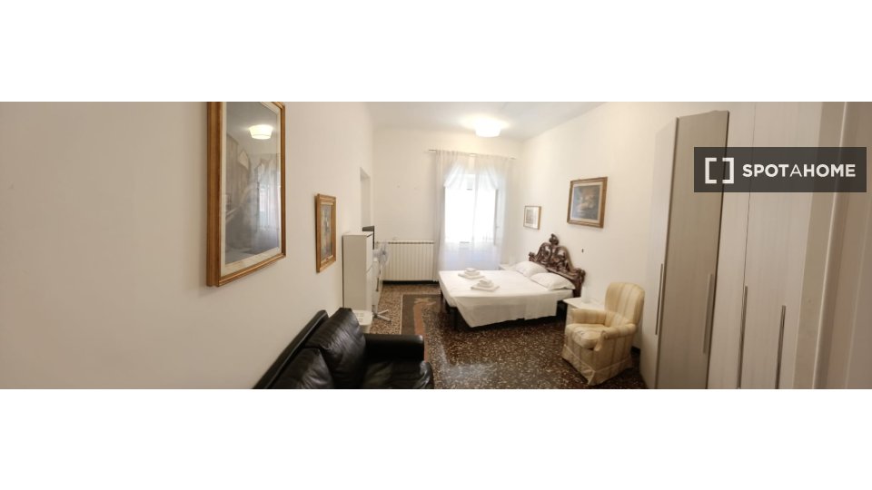 Double room Genoa, 4 beds, 175m² — photo 17