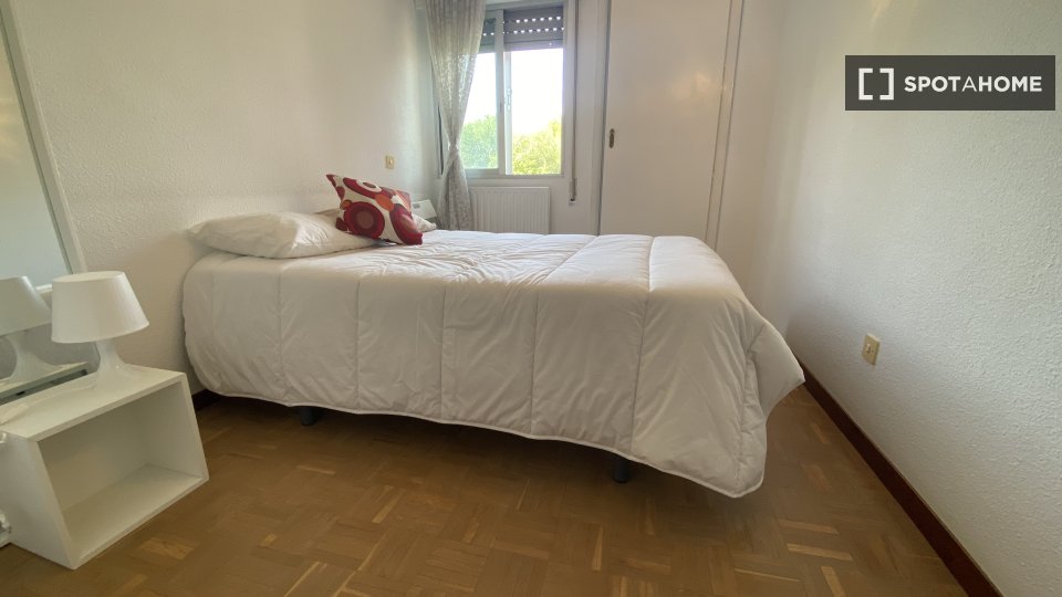 Double room Madrid, 4 beds, 78m² — photo 6