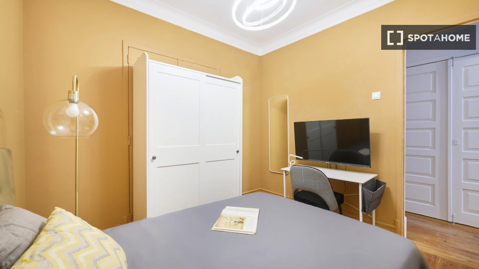 Double room Lisbon, 4 beds — photo 12