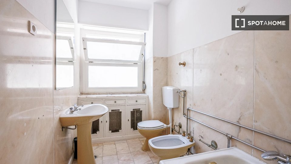 Double room Lisbon, 6 beds — photo 7