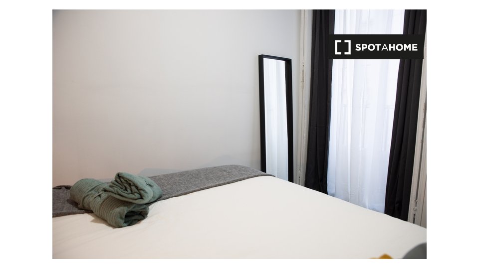 Double room Madrid, 8 beds, 120m² — photo 7