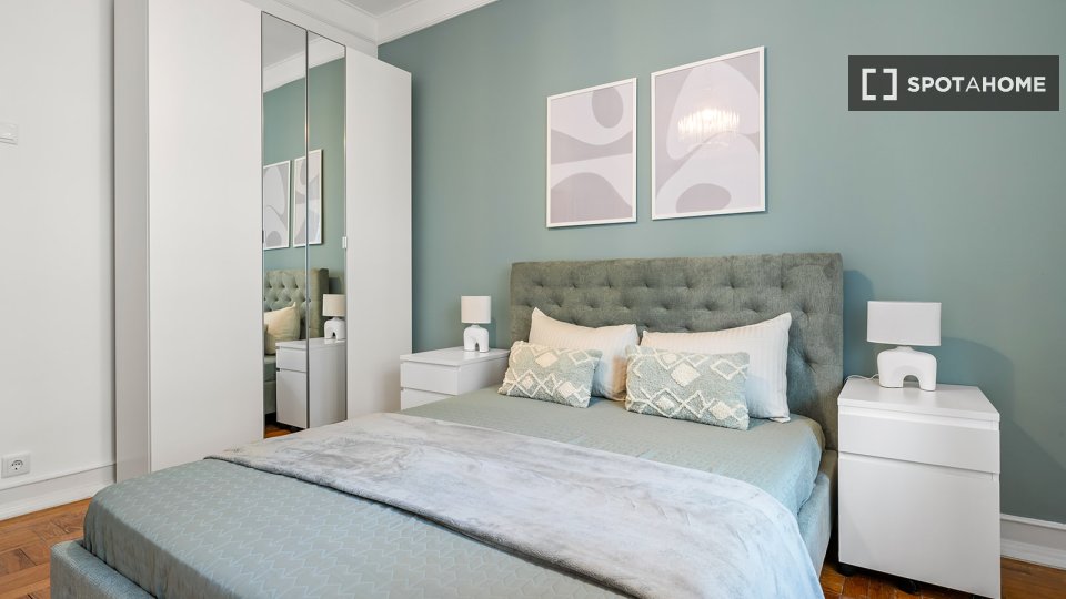 Double room Lisbon, 5 beds — photo 15