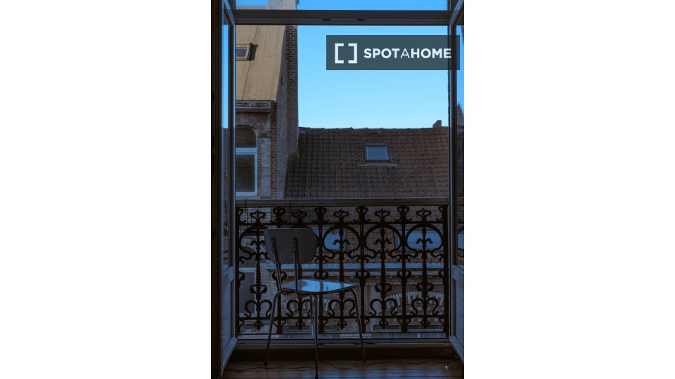 Double room Brussels, 2 beds, 65m² — photo 10