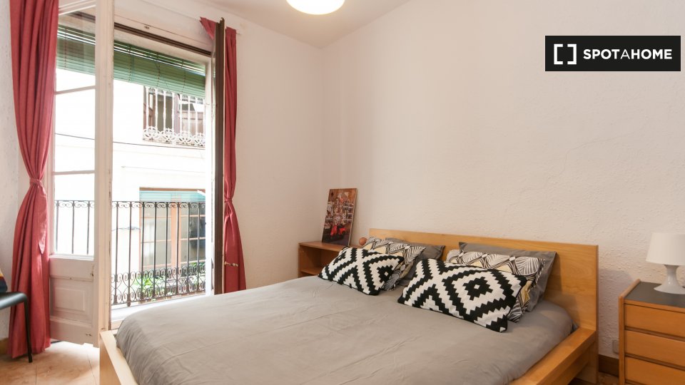 Double room Barcelona, 6 beds, 115m² — photo 1