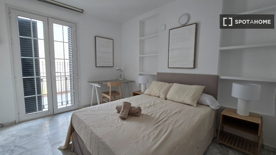 Double room Malaga, 9 beds, 370m² — photo 4