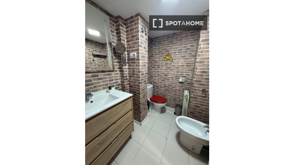 Double room Madrid, 4 beds — photo 16