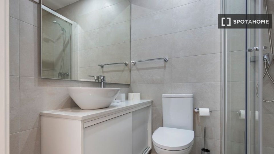 Apartment Lisbon, 4 beds — photo 14