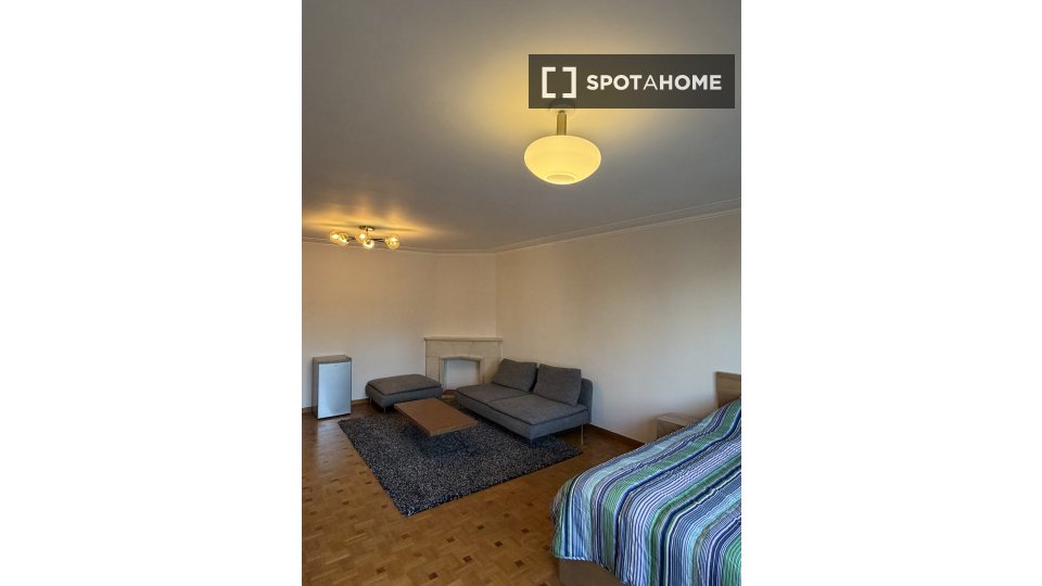 Double room Brussels, 4 beds, 125m² — photo 12