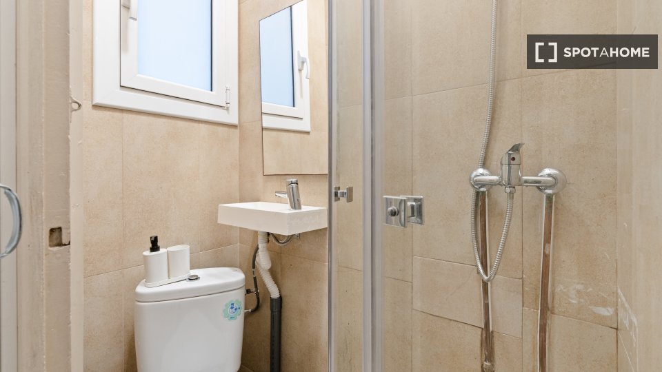 Double room Barcelona, 8 beds, 150m² — photo 22
