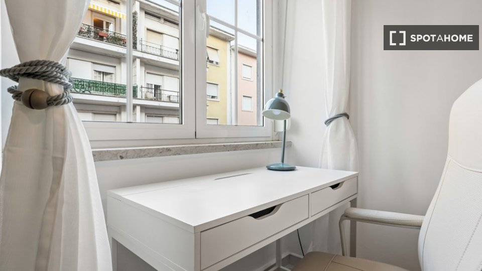 Double room Lisbon, 5 beds — photo 13