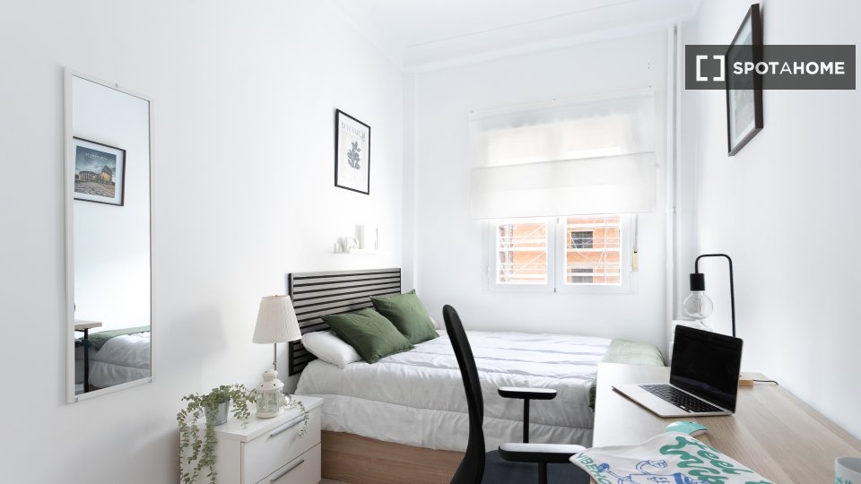 Double room Madrid, 5 beds — photo 1