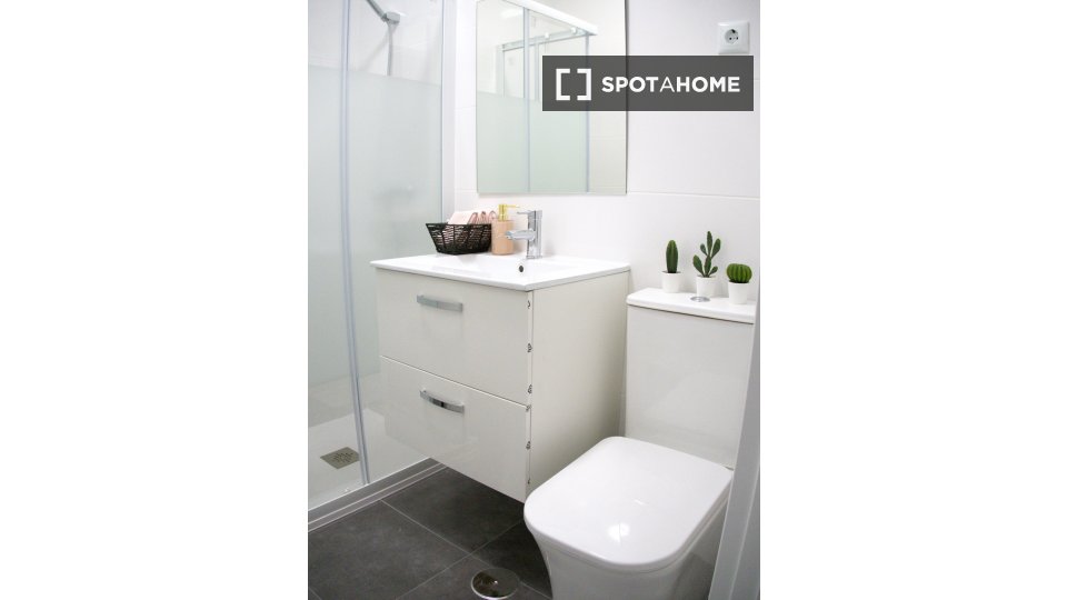 Double room Madrid, 6 beds — photo 18